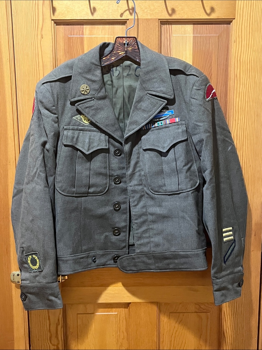 40s Vintage WW2 Decorated Ike Jacket with Patches & Medals
